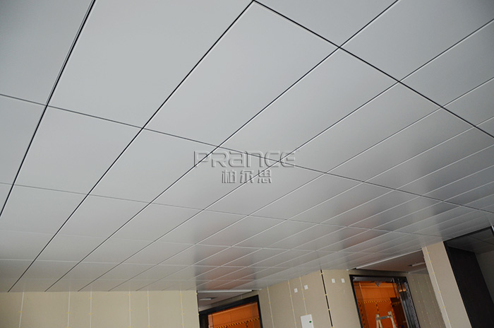 600*1200跌級(jí)鋁扣板